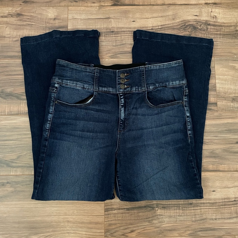 Sneak Peek Bootcut Jeans Size 31